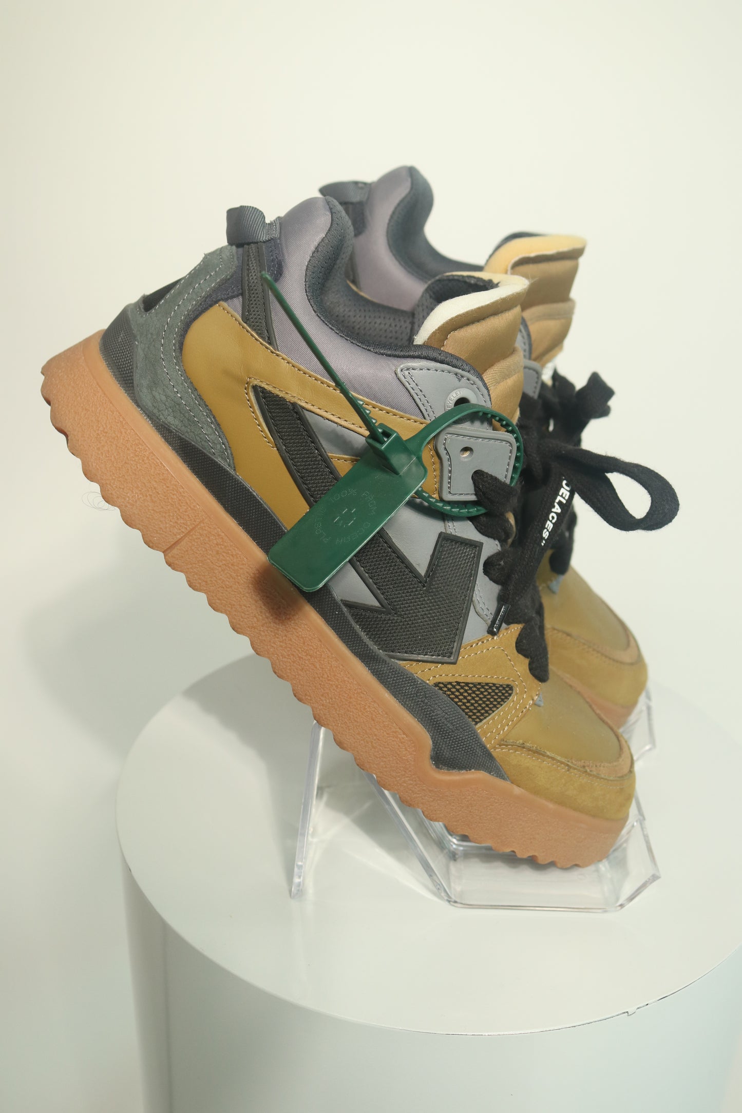 Off-White Sponge Mid Top Sneakers